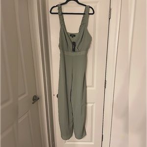 Lulus Jumpsuit Size M tags still on